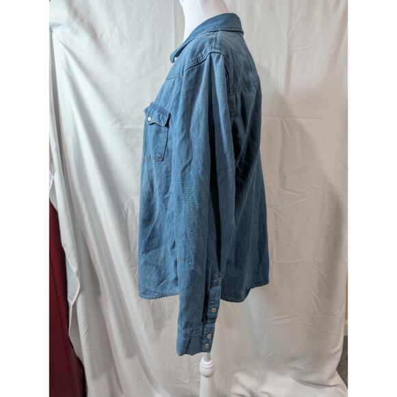 Levis Denim Shirt Women Size XL Blue Sawtooth Pearl Snaps Western Red Tab Rodeo - Picture 5 of 15